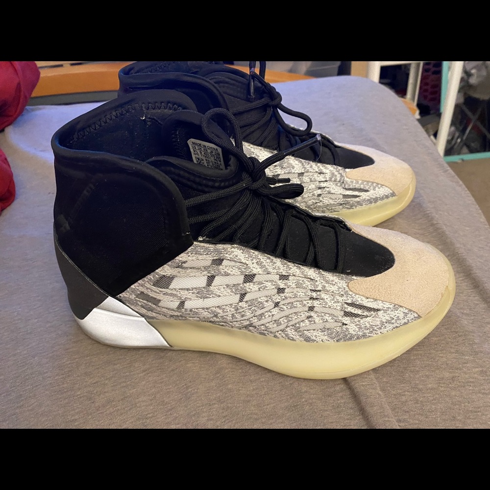 adidas yeezy quantum